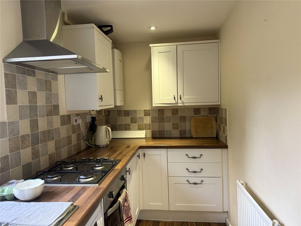 Property photo 2 of 6 Picture No. 10