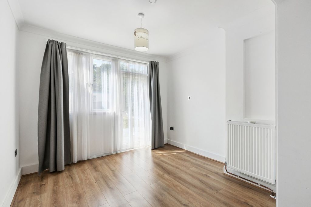 Property photo 2 of 24