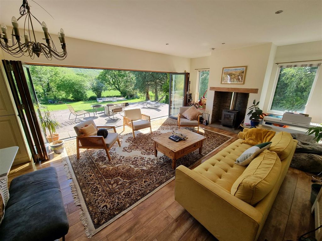 Property photo 2 of 29 Sitting Room.Jpg