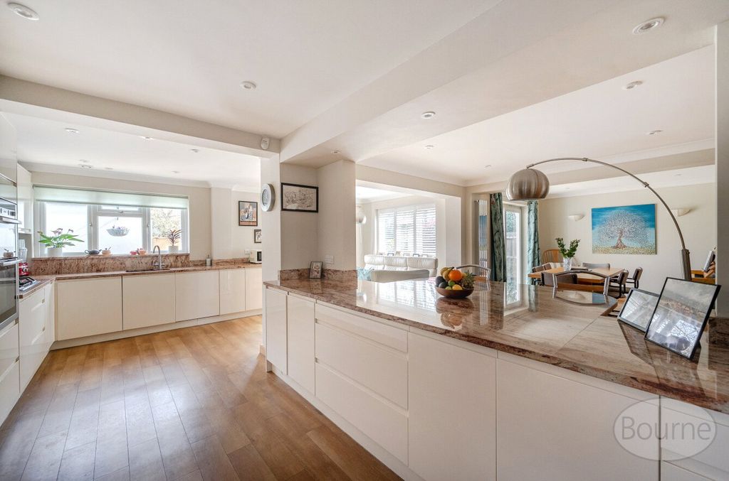 Property photo 3 of 29 Picture No. 29