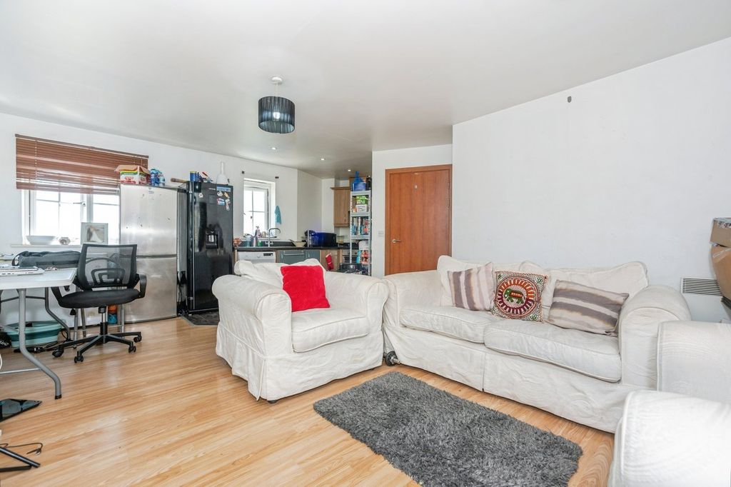 Property photo 3 of 13