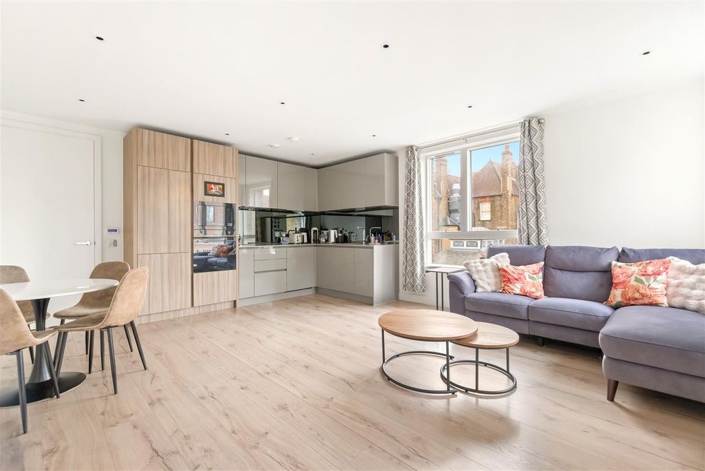 Property photo 2 of 14