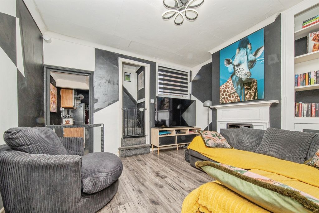 Property photo 2 of 16