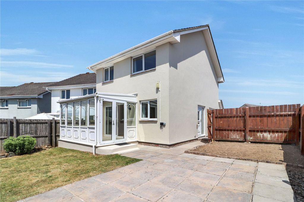 Property photo 2 of 19 Picture No. 12