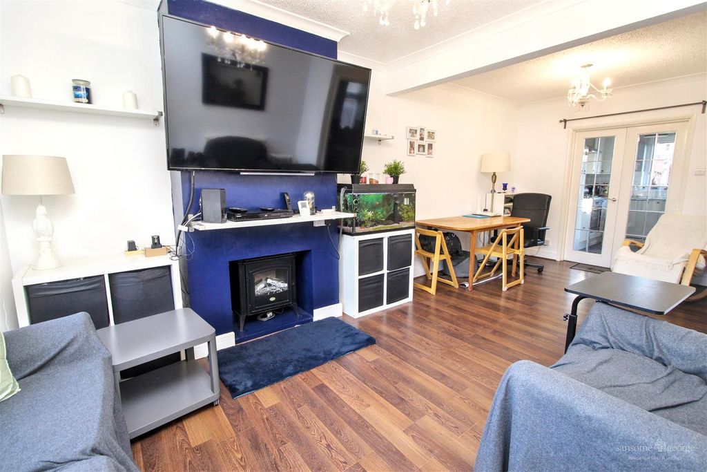 Property photo 2 of 12 Living Room