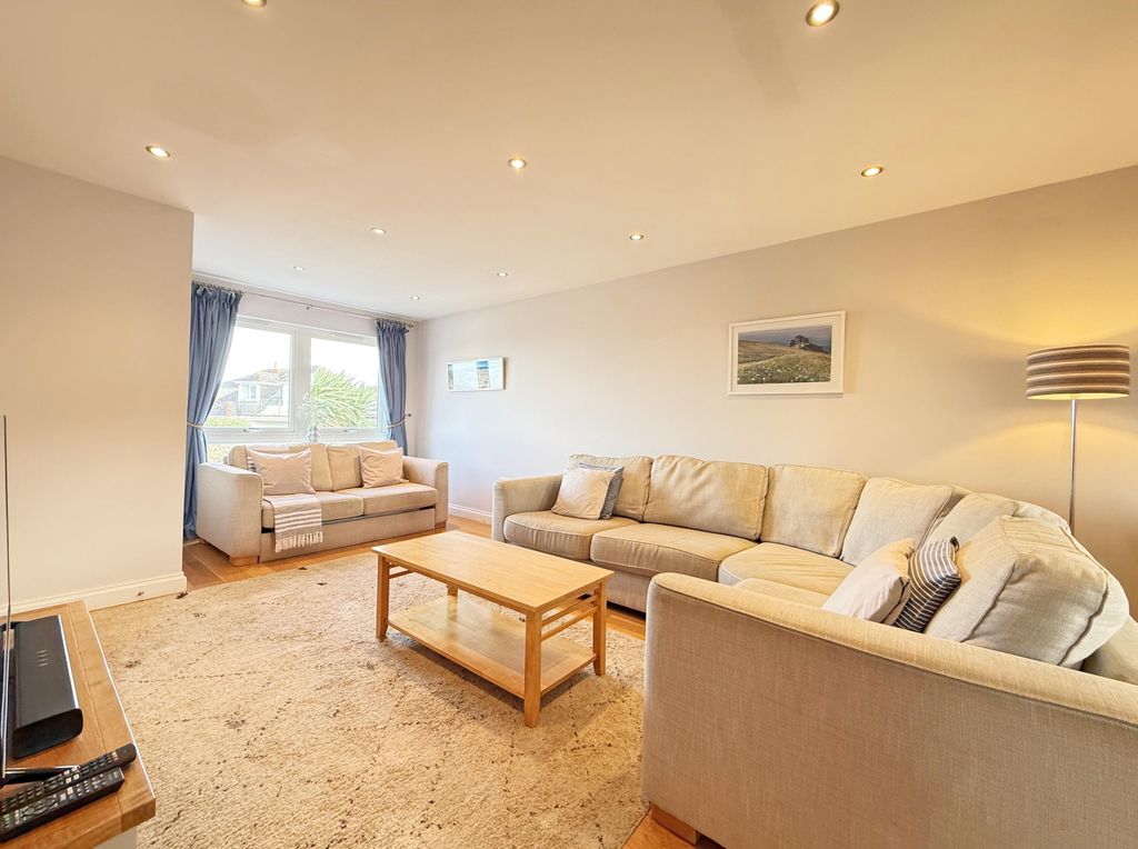 Property photo 3 of 18 Photo 3