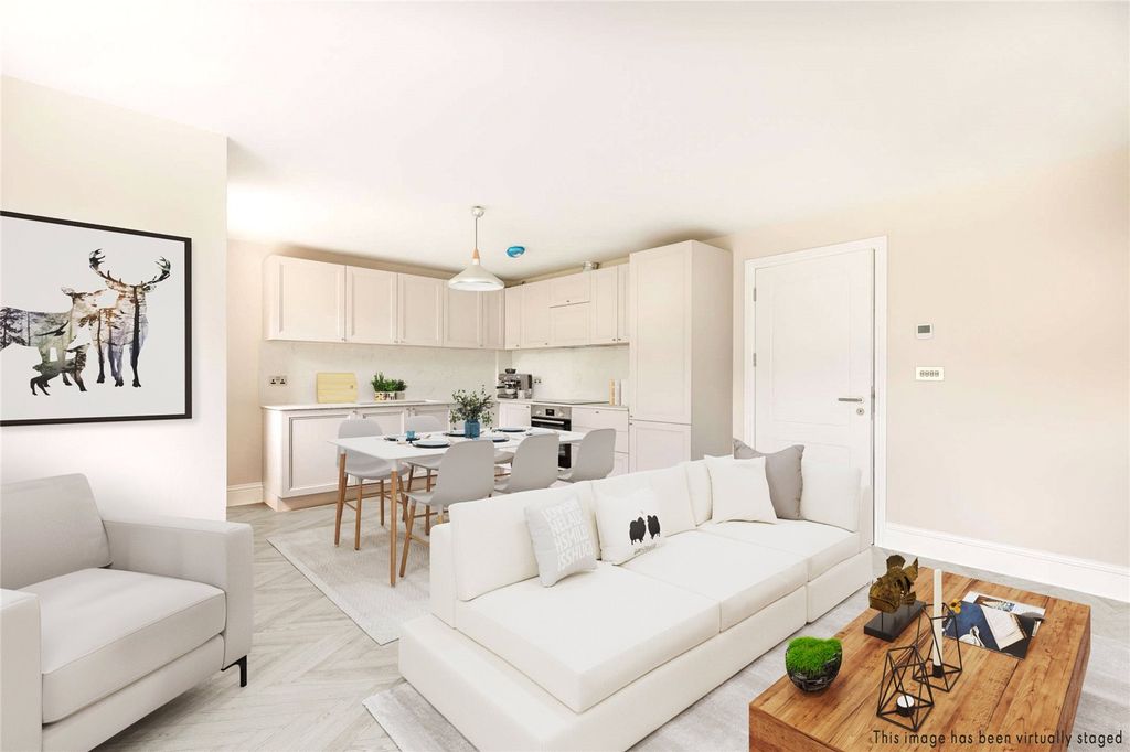Property photo 1 of 7 No.12 Clarence House