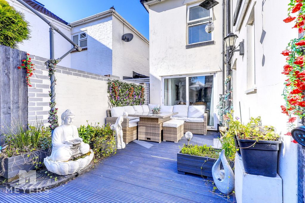 Property photo 2 of 19