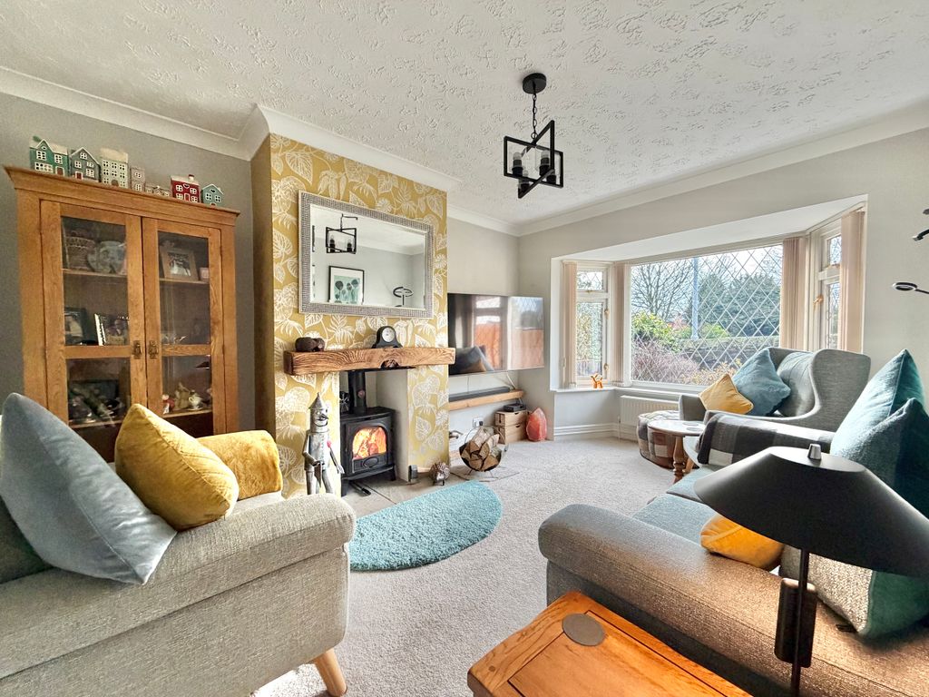 Property photo 2 of 31 Living Room