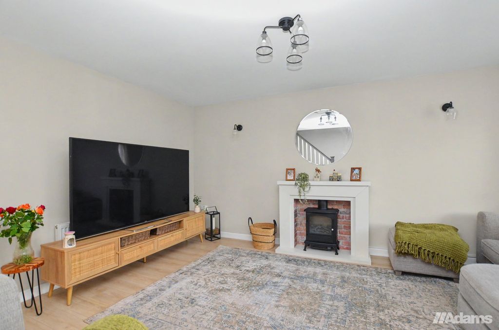 Property photo 2 of 21