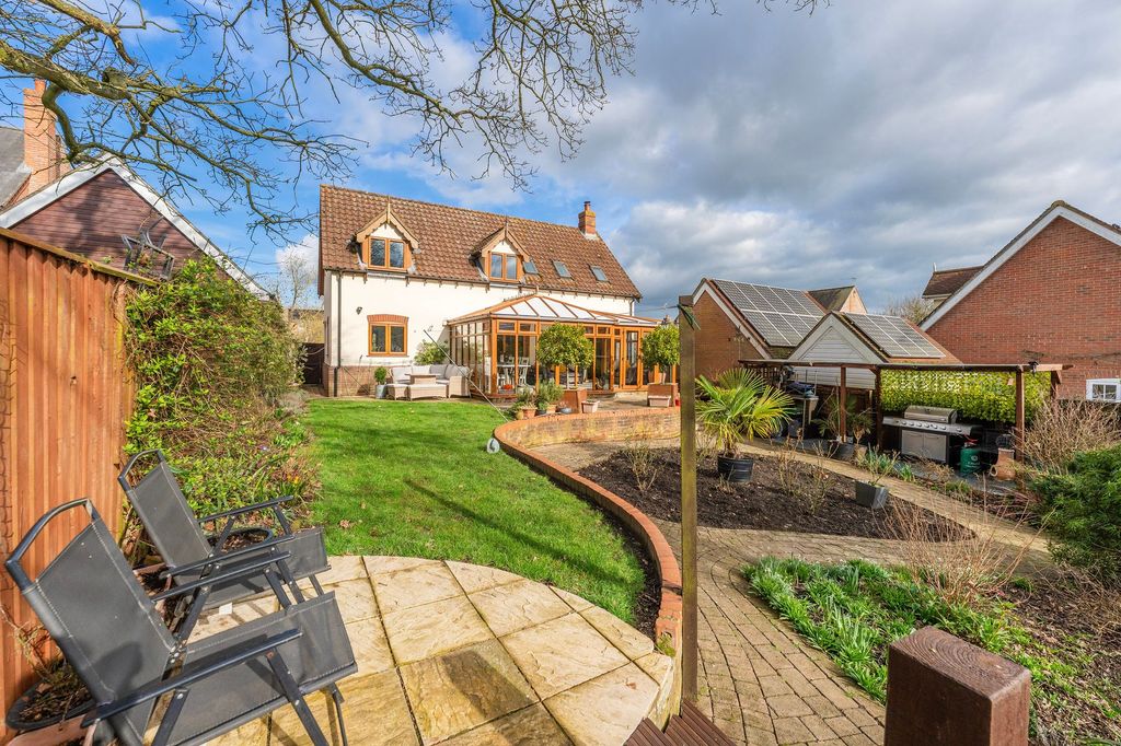 Property photo 2 of 27