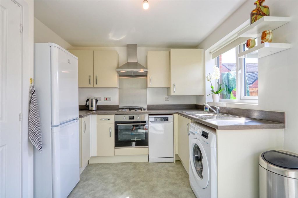 Property photo 3 of 16 Kitchen Diner