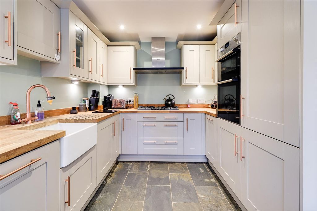 Property photo 3 of 17 Img (10).Jpg