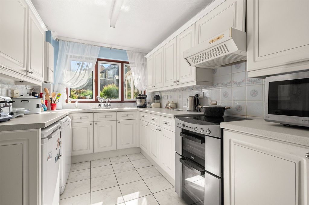 Property photo 2 of 14 Picture No. 11