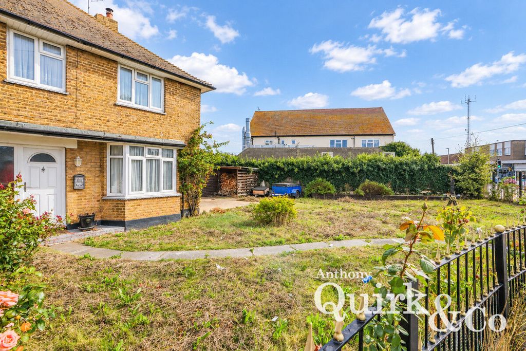 Property photo 1 of 18