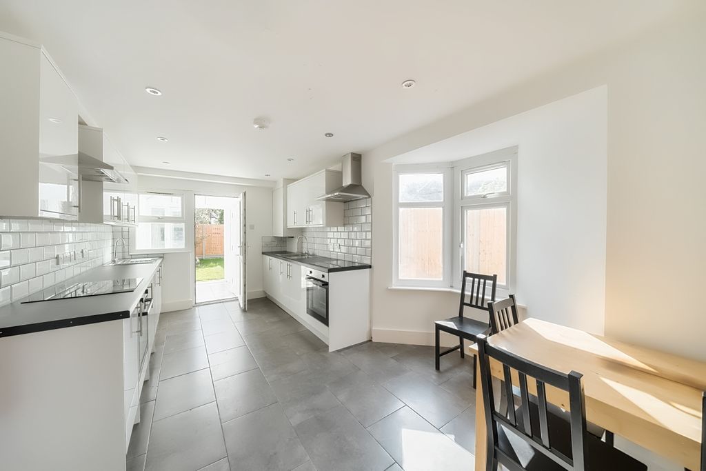 Property photo 2 of 21 1184086 (4)