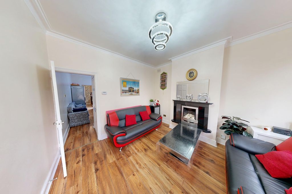 Property photo 2 of 12