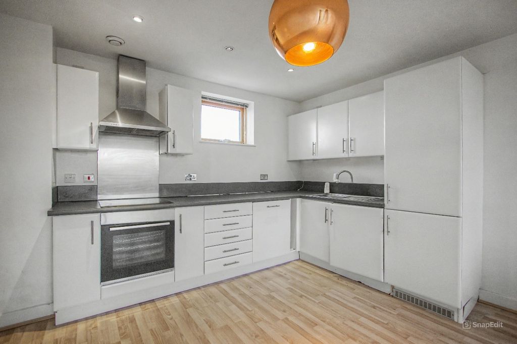 Property photo 2 of 14 Flat 31, Rathnew Court, 5 Meath Crescent, London E2 0Qg