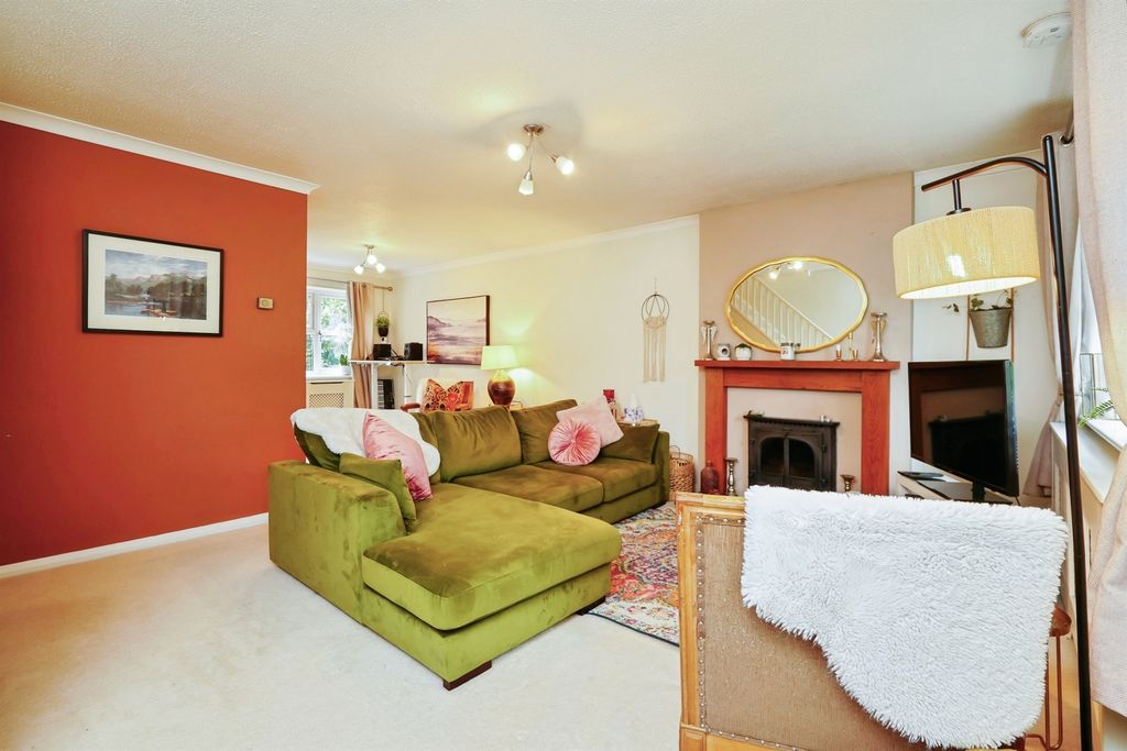 Property photo 2 of 20