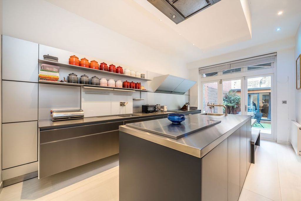 Property photo 3 of 8