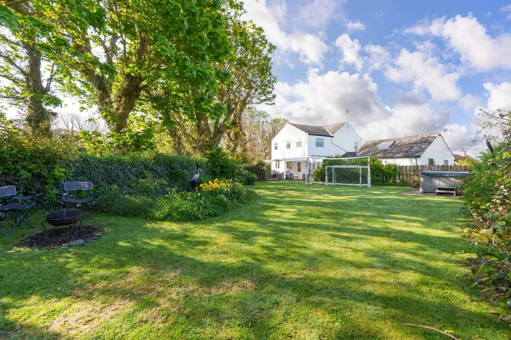 Property photo 2 of 26