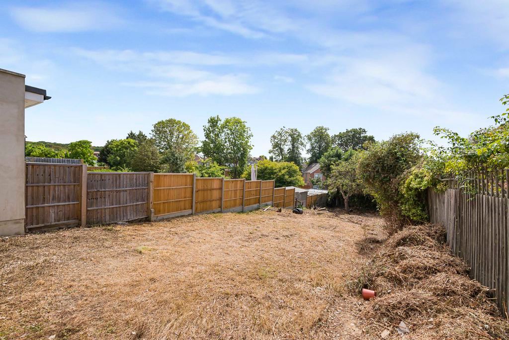 Property photo 3 of 17 Photo 17