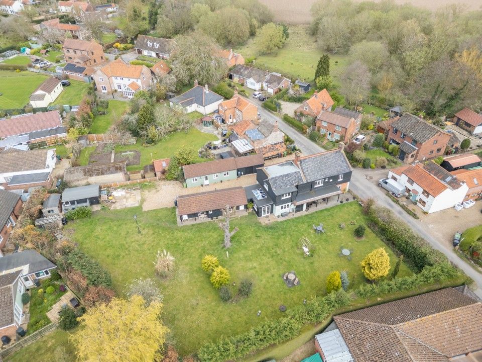 Property photo 2 of 36