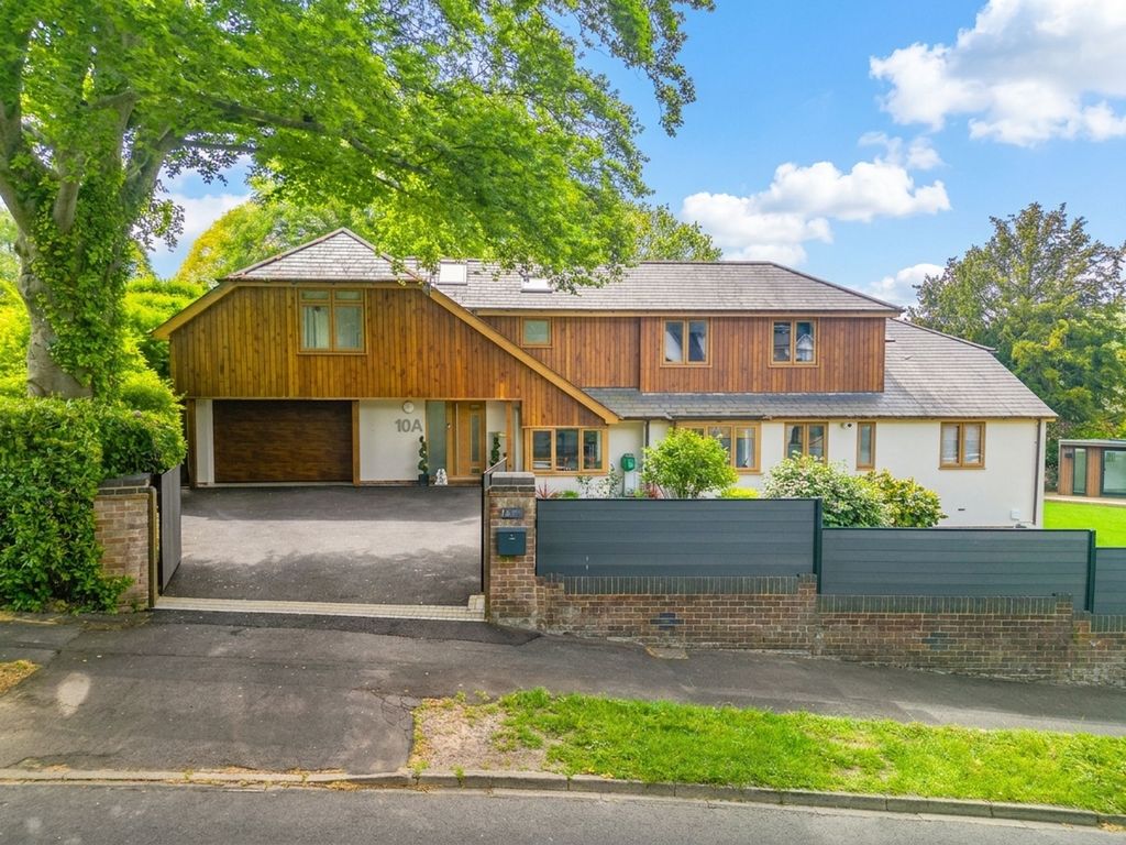 Property photo 1 of 28