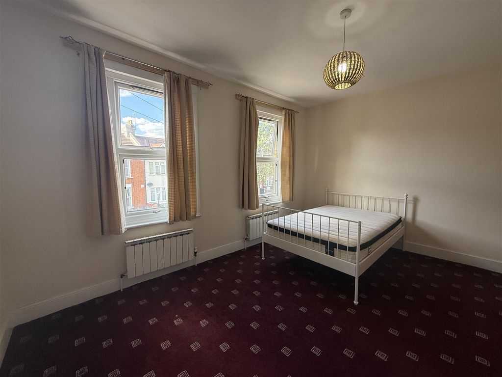 Property photo 3 of 10 Room 1 B.Jpg
