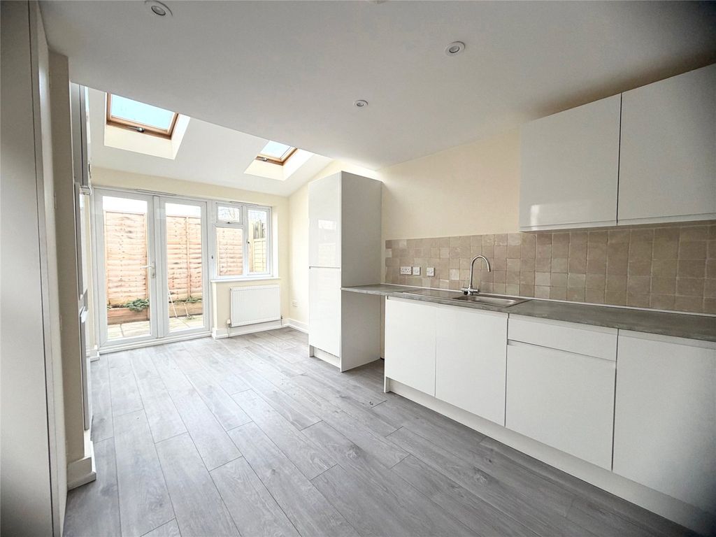 Property photo 2 of 9 Picture No. 08