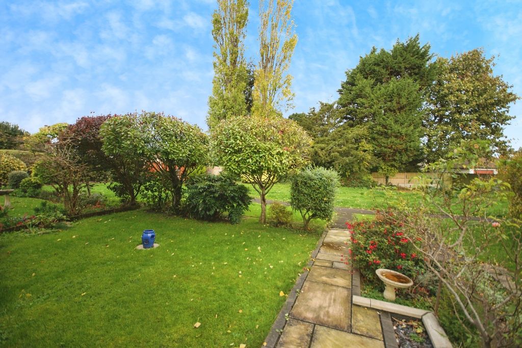 Property photo 3 of 17 Photo