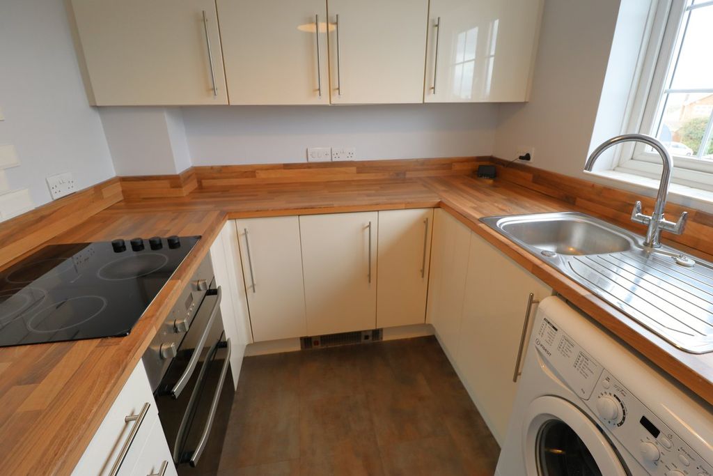 Property photo 2 of 8