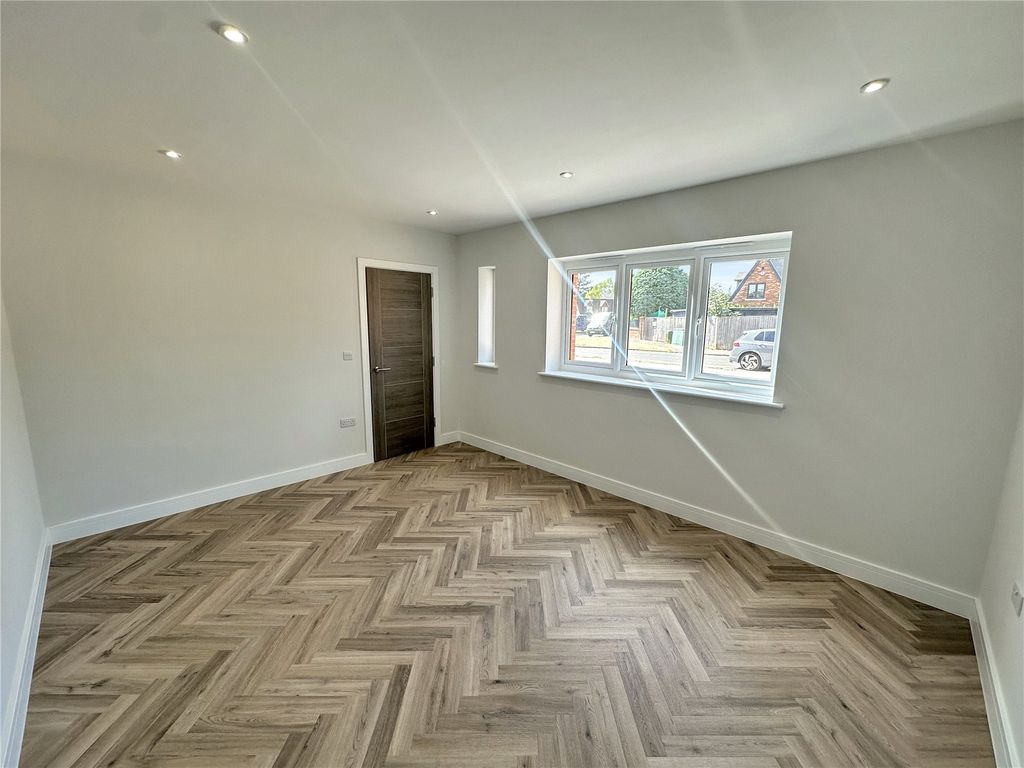 Property photo 3 of 21 Picture No. 02