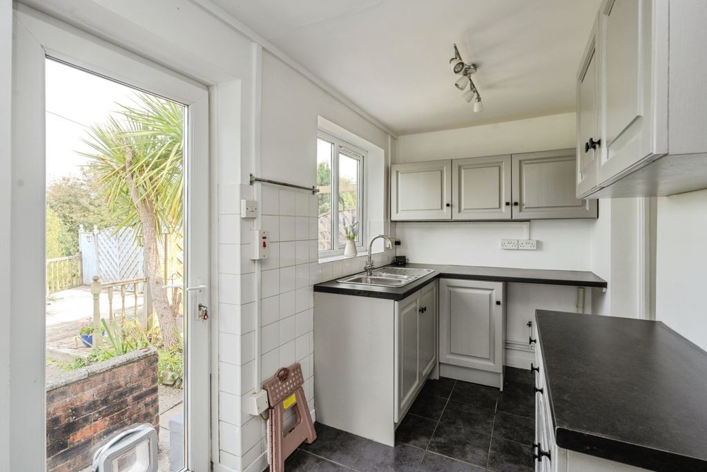 Property photo 3 of 17 Photo