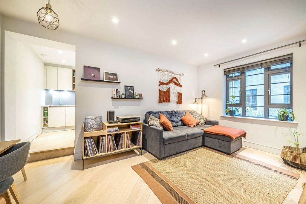 Property photo 2 of 5