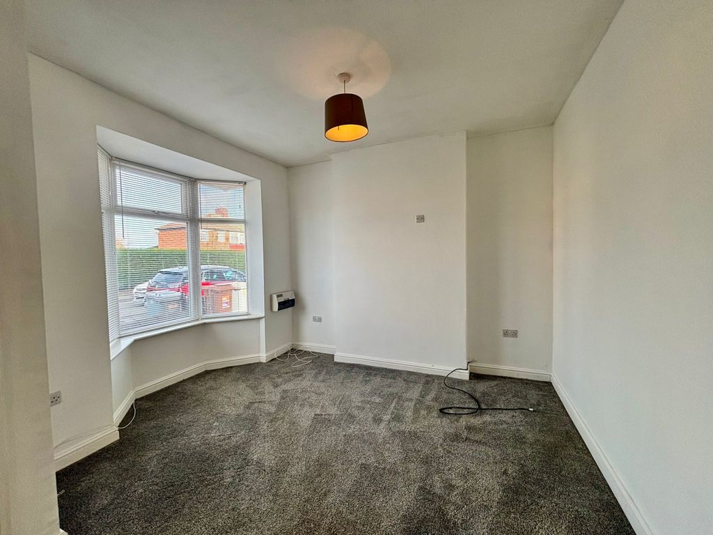 Property photo 3 of 17 Gallery