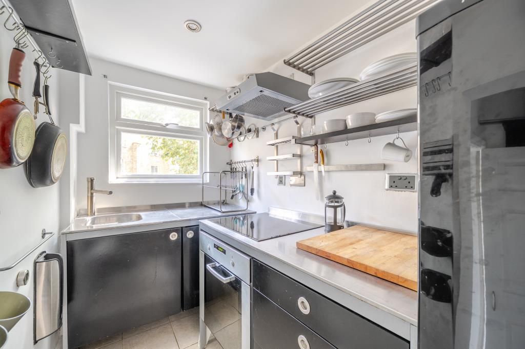 Property photo 1 of 8 Kitchen