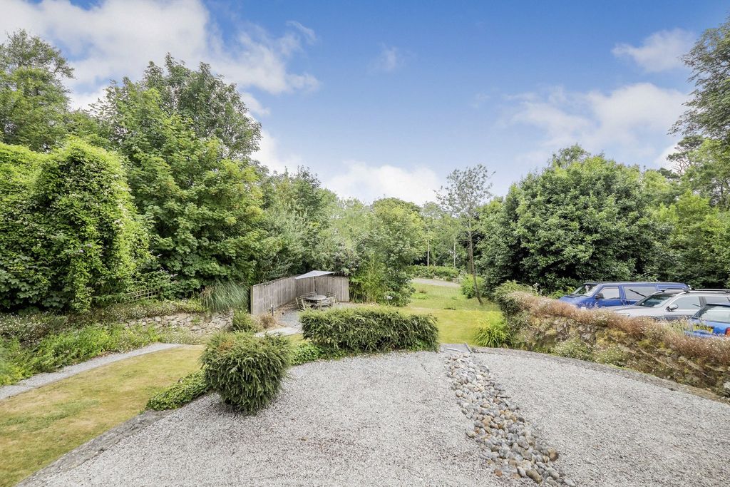 Property photo 2 of 15 Pbox-Img.Jpg
