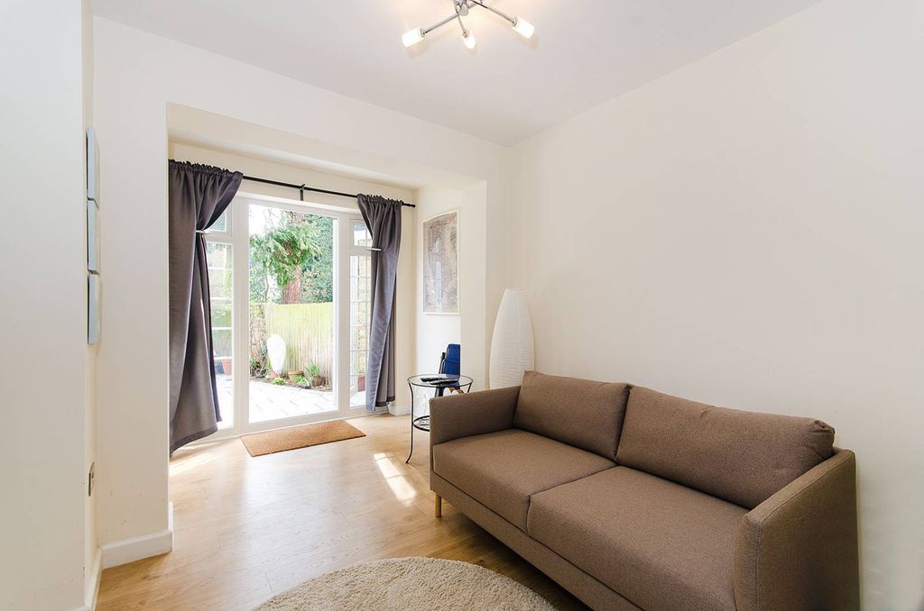 Property photo 2 of 4