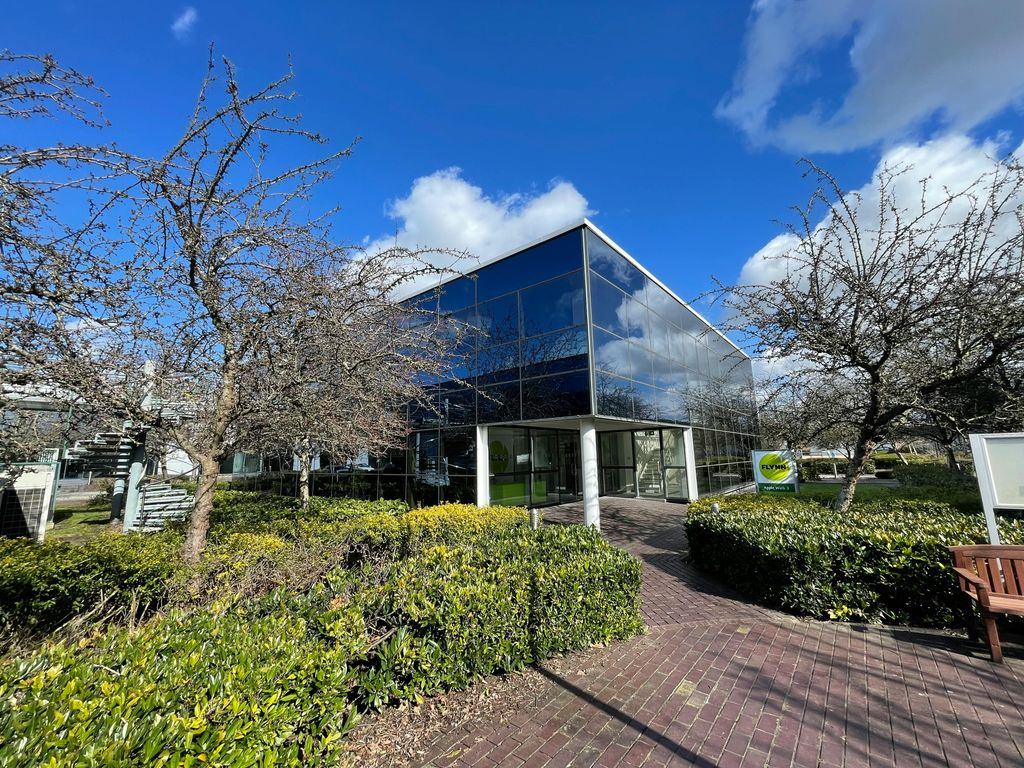 Property photo 1 of 4 Apple 3 External.Jpg