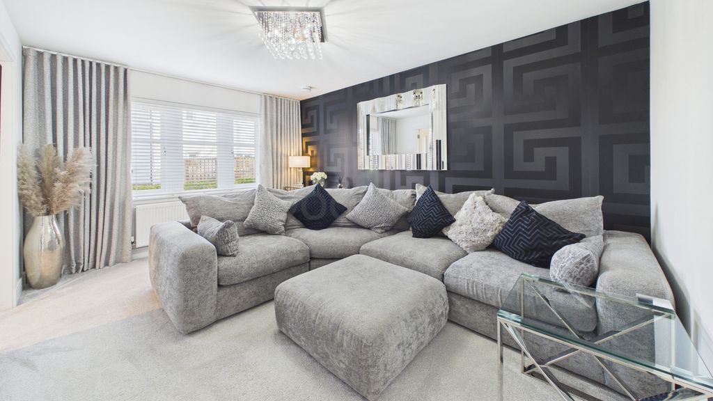 Property photo 2 of 24 Photo 8