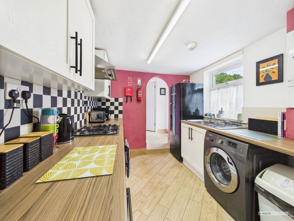Property photo 3 of 4