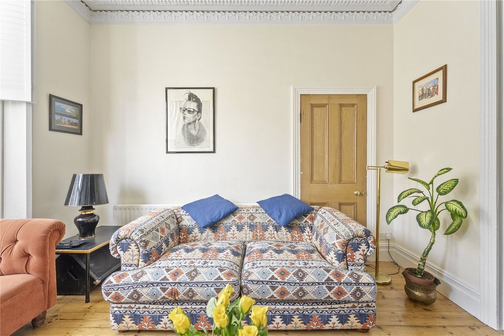 Property photo 3 of 21 Picture No. 12