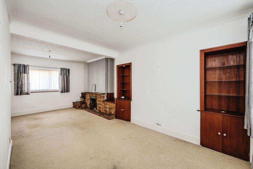 Property photo 3 of 25 Pbox-Img.Jpg