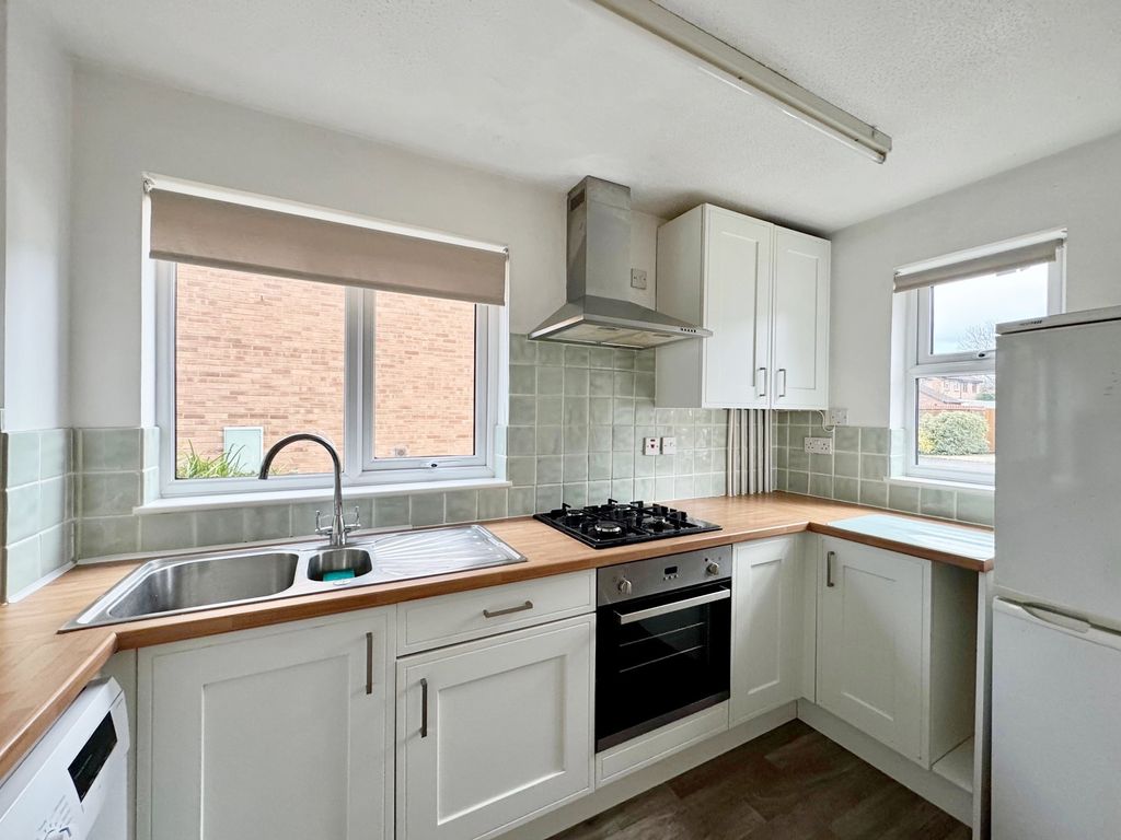 Property photo 2 of 9 Kitchen