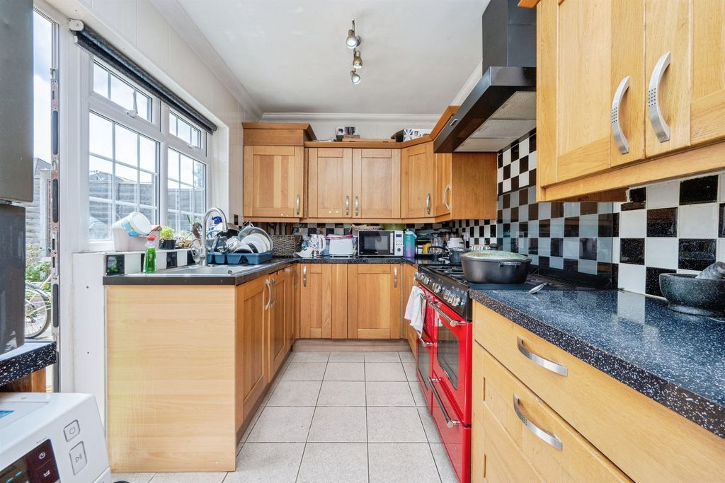 Property photo 2 of 16