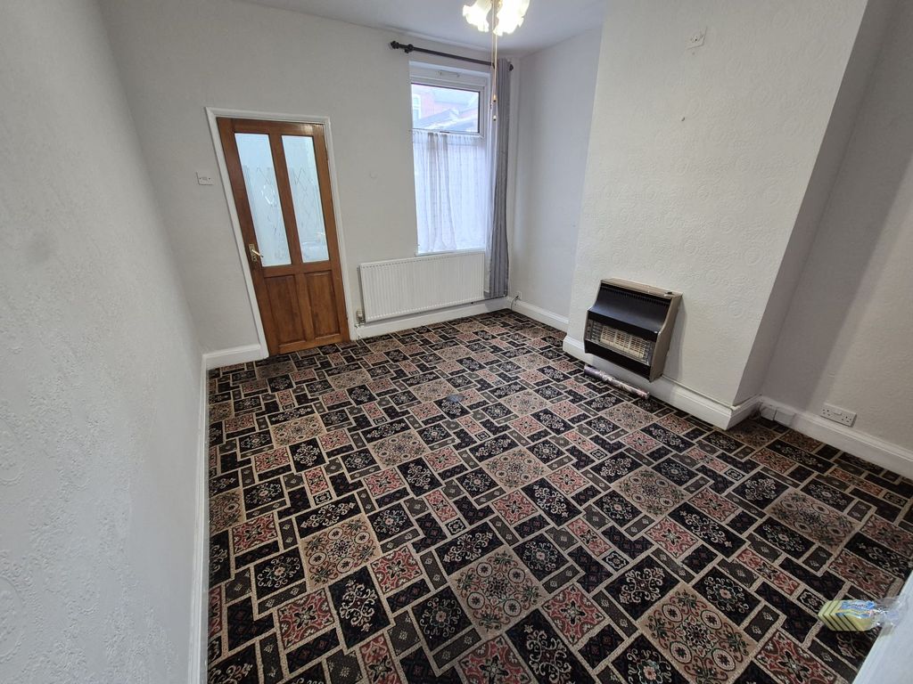 Property photo 3 of 9 Dining Room