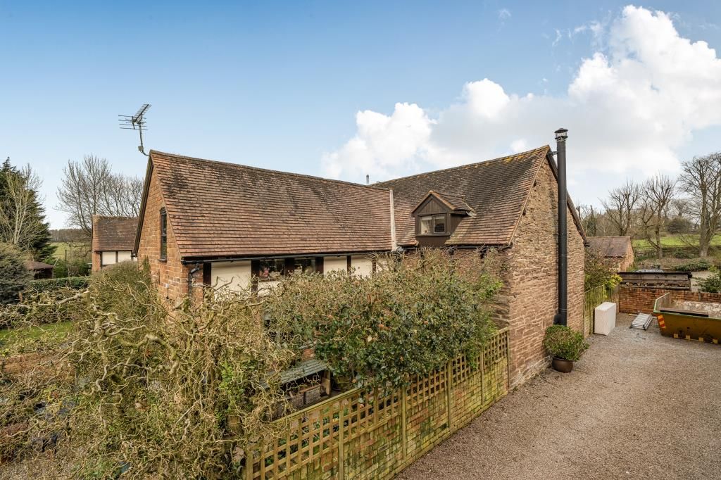 Property photo 2 of 28 Front Aspect