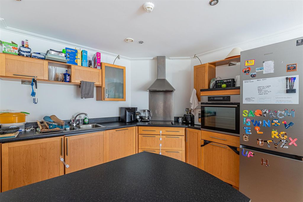 Property photo 3 of 19 Paris House 25-14.Jpg