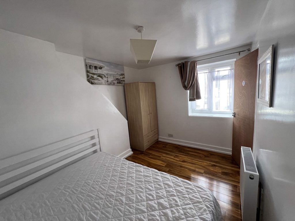 Property photo 2 of 39